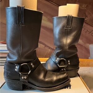 Black Frye Harness 12R boot Size 10 Woman